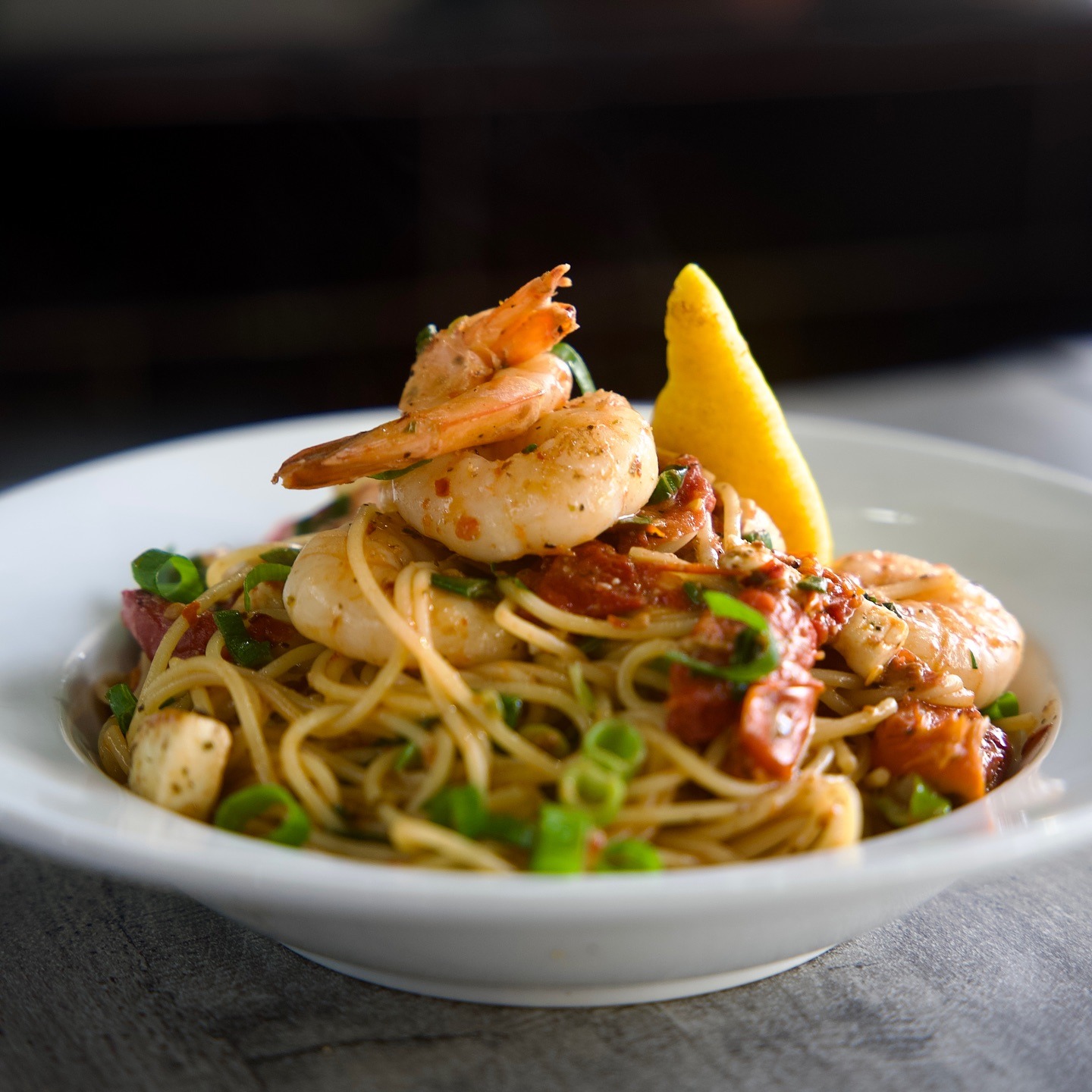 Prawn spaghetti with lemon and herbs